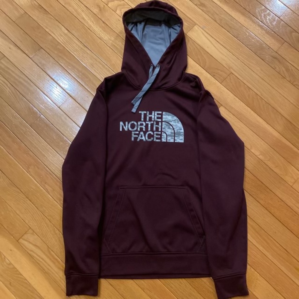 The North Face men’s hoodie